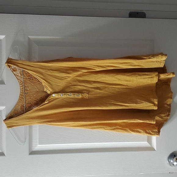 Mustard Lace Tank - Picture 3 of 6